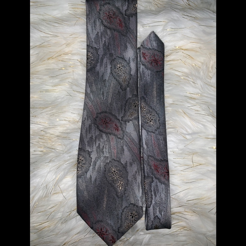 🛍5/$25Vintage Wembley Tie! Really gorgeous!